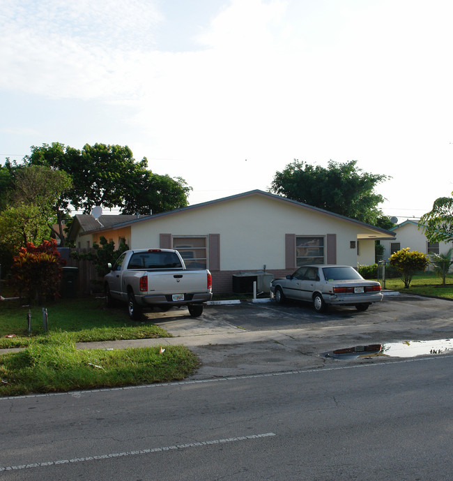 5941 NW 19th St in Fort Lauderdale, FL - Building Photo - Building Photo