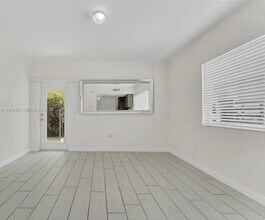 740 Meridian Ave in Miami Beach, FL - Building Photo - Building Photo