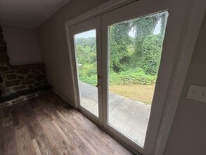 1500 Lake Village Dr in High Point, NC - Building Photo - Building Photo