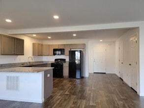 126 Robert Cir in Lebanon, PA - Foto de edificio - Building Photo