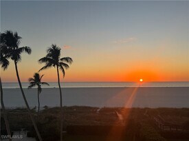 500 Saturn Ct in Marco Island, FL - Building Photo