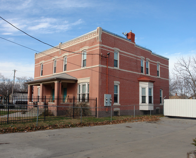 2023 University Ave in Des Moines, IA - Building Photo - Building Photo