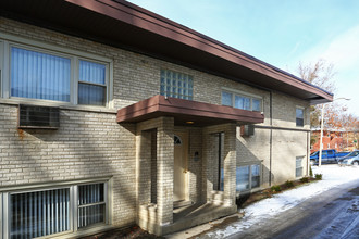 340 Lincoln Ct in Addison, IL - Foto de edificio - Building Photo