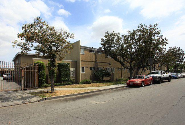 ARTESIA (Garden) in Long Beach, CA - Building Photo - Building Photo