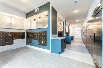 Maple + Denton in Dallas, TX - Foto de edificio - Building Photo