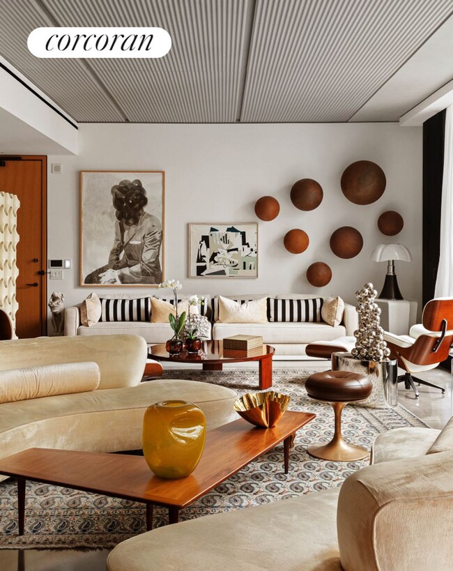 100 E 53rd St in New York, NY - Building Photo - Building Photo