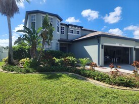 2594 Hobblebrush Dr in North Port, FL - Building Photo