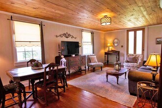 1228 Mississippi St in Donaldsonville, LA - Building Photo - Building Photo