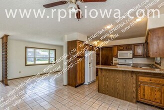 631 Crystal St in Ames, IA - Building Photo - Building Photo