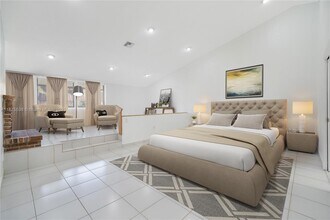 2000 S Bayshore Dr in Miami, FL - Building Photo - Building Photo