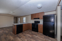 Pinetree Place Mobile Homes in Thomasville, GA - Building Photo - Interior Photo