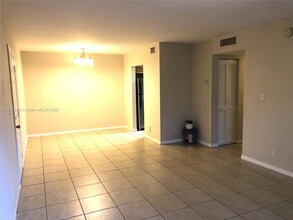 2824 NW 55th Ave-Unit -1C in Lauderhill, FL - Building Photo - Building Photo