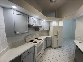 2029 Lake View Blvd in Port Charlotte, FL - Building Photo - Building Photo