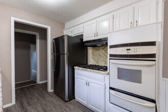 2524 SE 45th St in Oklahoma City, OK - Building Photo - Building Photo