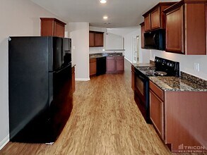 2331 Oyster Bay Ave in Texas City, TX - Building Photo - Building Photo