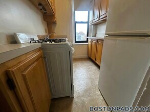 1152 Commonwealth Ave, Unit 42 in Boston, MA - Foto de edificio - Building Photo