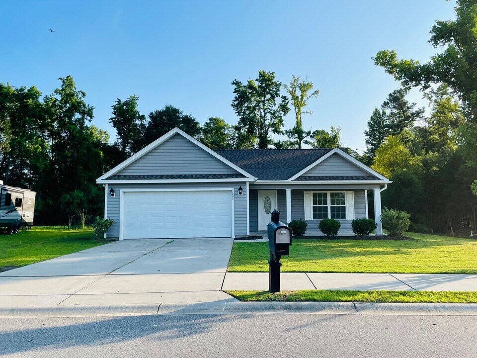 1404 Abberbury Dr in Conway, SC - Foto de edificio