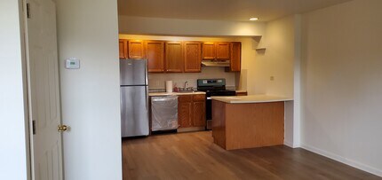1307 Balcom Ave, Unit First Floor in Bronx, NY - Foto de edificio - Building Photo