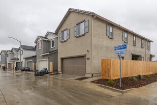 4187 Hollow Hill Way in Rancho Cordova, CA - Building Photo