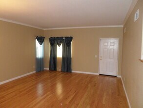 38084 Pine Creek Pl in Murrieta, CA - Building Photo - Building Photo