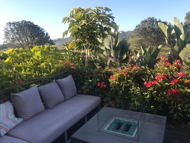 2553 Via Merano, Unit Upper Duplex