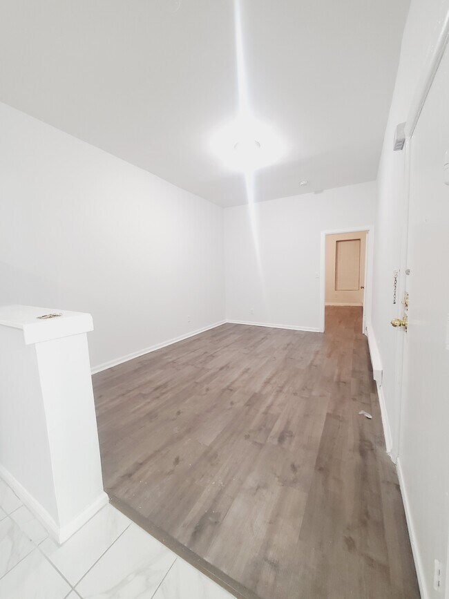 366 Forrest St, Unit 3 in Jersey City, NJ - Building Photo - Building Photo