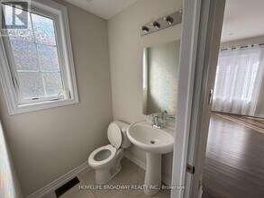 1906 Donald Cousens Pkwy in Markham, ON - Building Photo - Building Photo