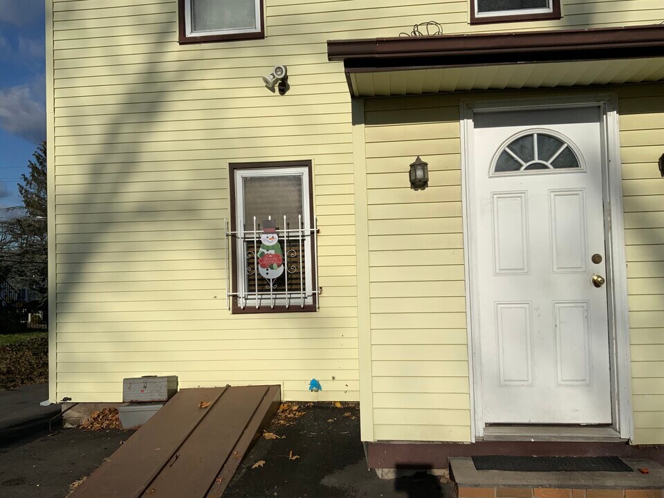 830 Valley St in Union, NJ - Building Photo