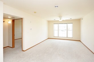 2706 Kent Ave in Ames, IA - Building Photo - Interior Photo