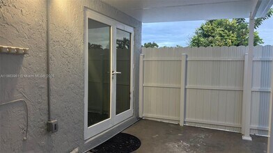 14392 SW 95th Terrace in Miami, FL - Building Photo - Building Photo