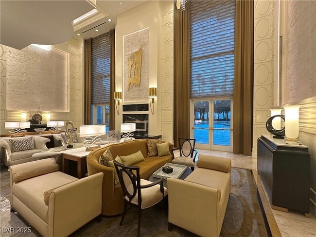 2877 Paradise Rd in Las Vegas, NV - Building Photo - Building Photo