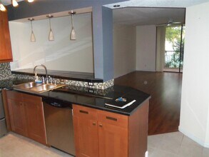 10551 W Broward Blvd in Plantation, FL - Building Photo - Building Photo