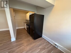 249 Pillette Rd in Windsor, ON - Building Photo - Building Photo