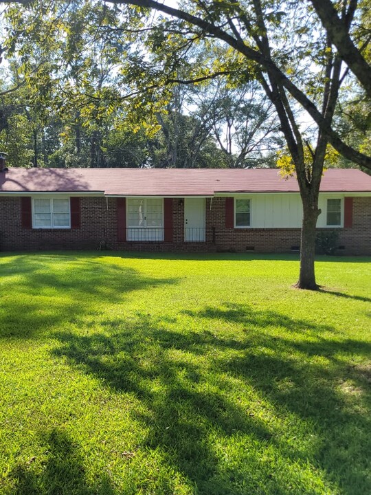 438 Cooley Rd in Lagrange, GA - Building Photo