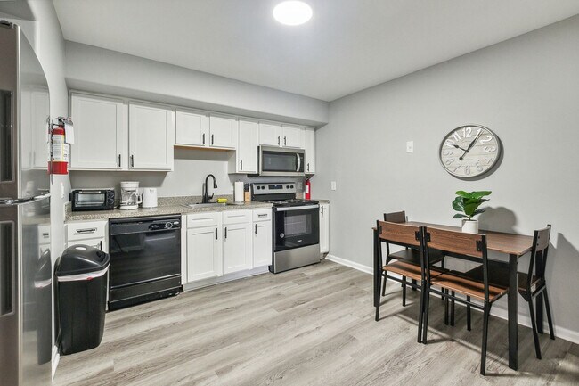400 S Dupont Hwy in New Castle, DE - Building Photo - Building Photo