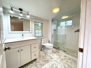 33 Paul St, Unit 20 in Newton, MA - Building Photo - Building Photo