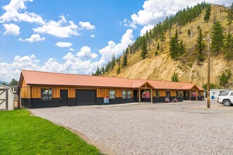 Hilltop Motel and Apartments in Superior, MT - Building Photo - Building Photo