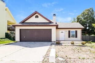 17704 E Bellewood Dr in Aurora, CO - Building Photo