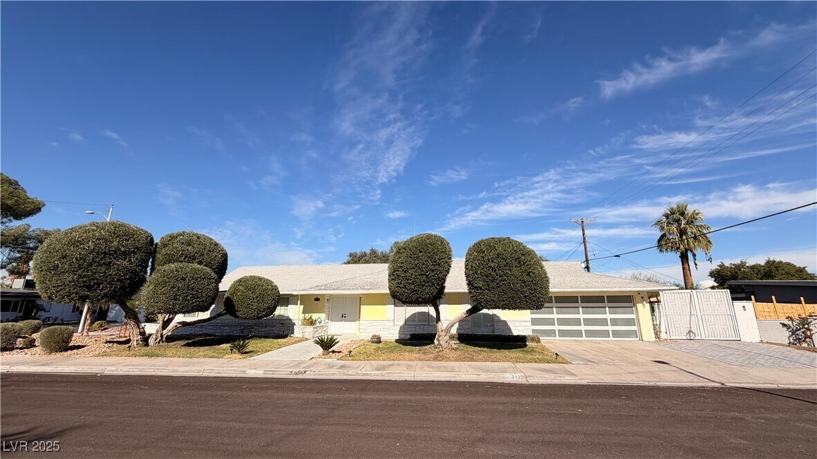 1819 S Beverly Way in Las Vegas, NV - Building Photo