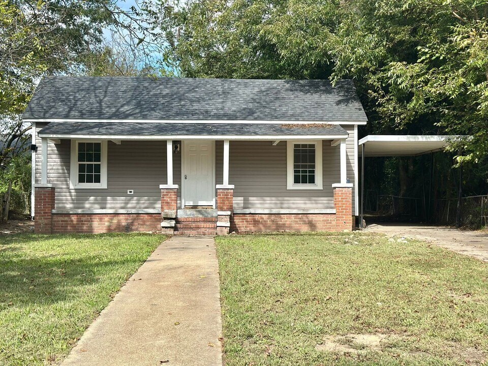 909 Lamb St in Henderson, NC - Building Photo