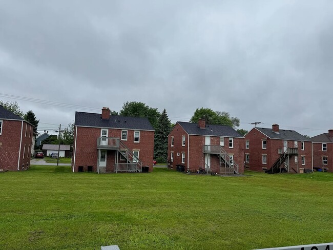 430 1/2 Oak St, Unit 430 Oak St. Unit #2 in Marion, OH - Foto de edificio - Building Photo