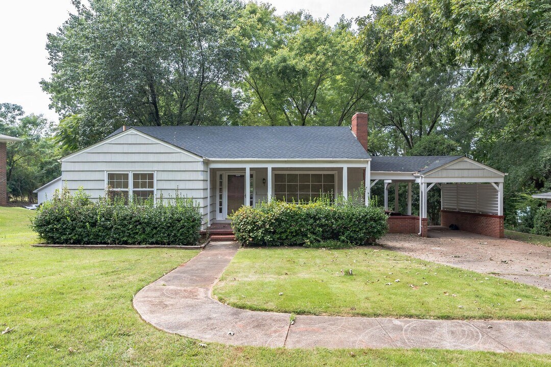 2264 Red Mountain Terrace S in Birmingham, AL - Foto de edificio