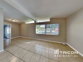 2869 Webley Dr NE in Largo, FL - Building Photo - Building Photo