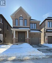 1075 Pisces Trl in Pickering, ON - Building Photo