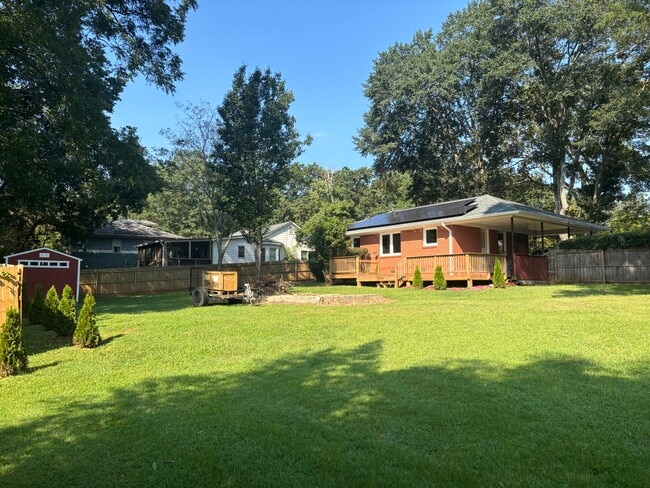 property at 1964 Braeburn Cir SE