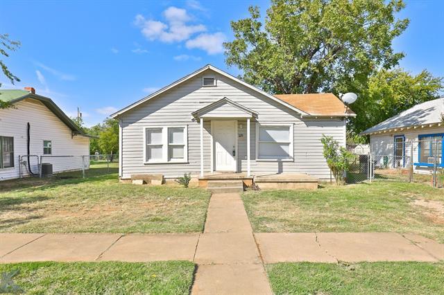 1126 Cedar St in Abilene, TX - Foto de edificio