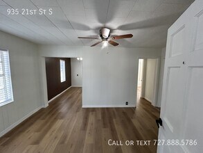 935 21st St S in St. Petersburg, FL - Building Photo - Building Photo