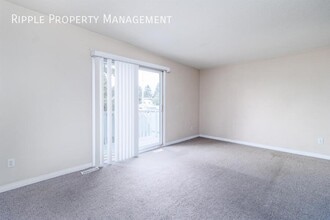 7722-7734 34 Ave NW in Calgary, AB - Building Photo - Building Photo
