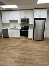 6935 Old Valley School Rd in Kernersville, NC - Building Photo - Building Photo