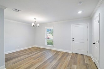 900 Monterrey St in Bedford, TX - Building Photo - Building Photo